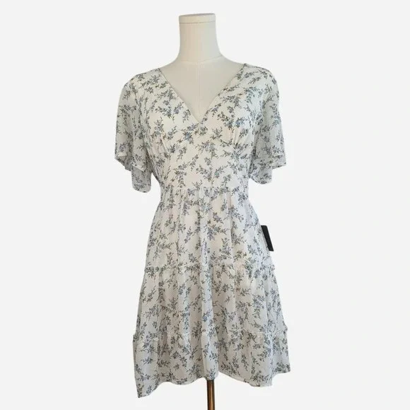 NWT Lulus x Lush So True White Floral Print Tiered Short Sleeve Mini Dress - M - Picture 3 of 10